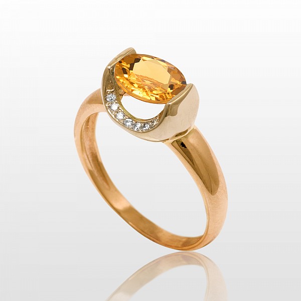 Кольцо золотое с цитрином и фианитами 102-0013кЦт 
