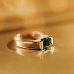 Кольцо золотое с изумрудом 102-0296См