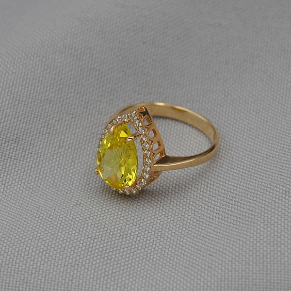Кольцо золотое с желтым сапфиром и фианитами 1К055СЖ