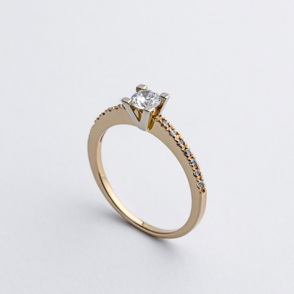 Каблучка золота з фіанітом 1К057